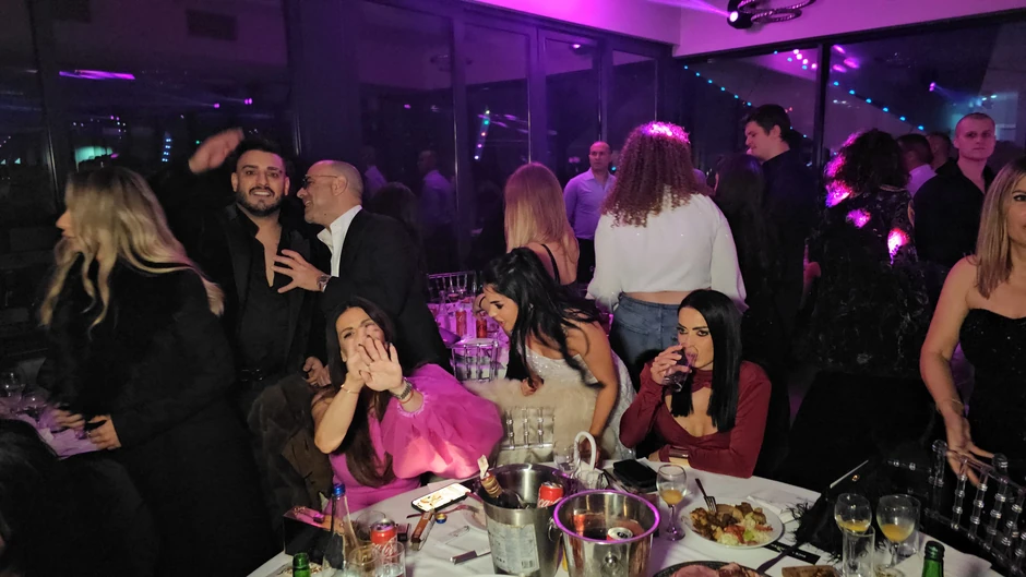 Ana Sević i Darko Lazić sa novim supružnicima proslavili Novu godinu