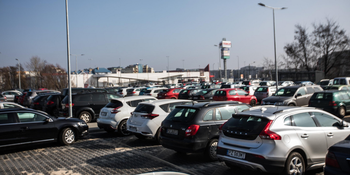 Będą trzy nowe parkingi park&ride