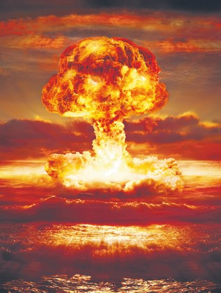 Dwa różne końce świata. Dlaczego historie apokaliptyczne fascynują współczesnych czytelników?