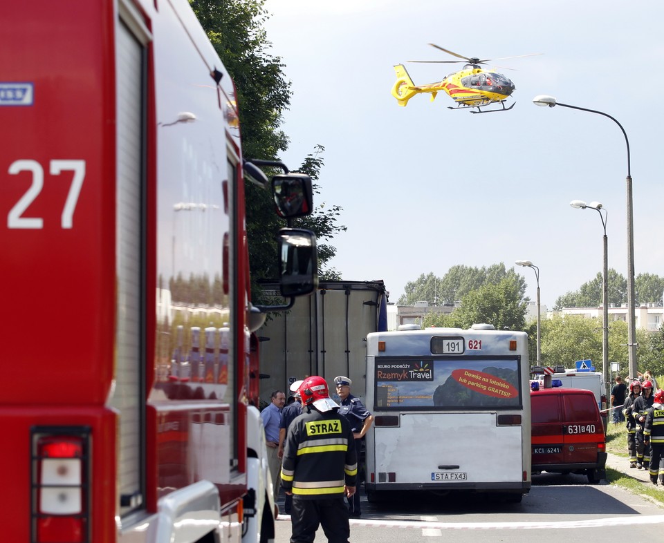 Zderzenie ciężarówki i autobusu