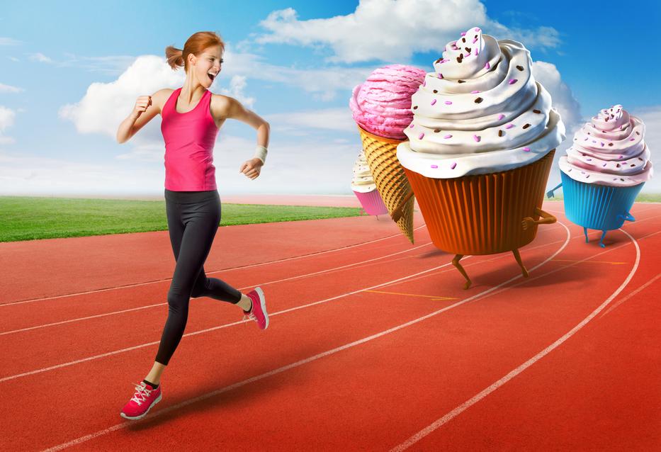 Egy csokis, tejszínes, cukros kis tortácska akár több mint 500 kalória is
lehet. Ahhoz, hogy ezt ledolgozzuk,
majdnem egy órát kell futnunk,
úsznunk vagy padlót súrolnunk/Fotó:Shutterstock