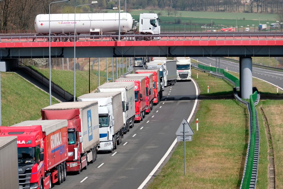 Rejestracja prowadzona jest po stronie czeskiej, w strefie Schengen wszystkie służby prowadzą bowiem czynności na terenach swoich państw, a nie, jak dawniej, często we wspólnych przejściach granicznych znajdujących się na samej granicy państwowej.