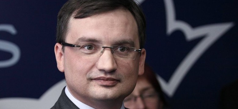 Proces o "ciemną postać rządu". Rozprawa odroczona