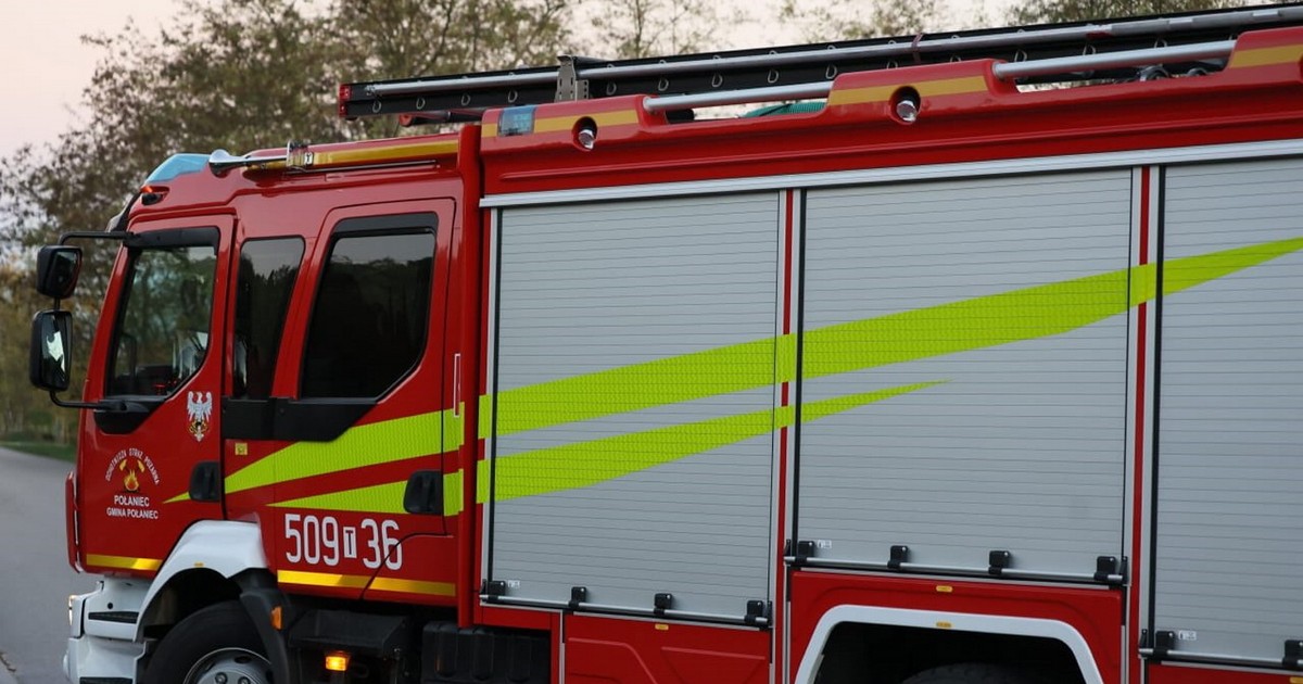 Płonące auto, tajemniczy cudzoziemiec i policjant – co się potem wydarzyło?