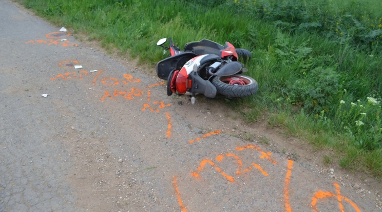 Tizenhárom évesen, jogsi nélkül, motoron... / Fotó: police.hu