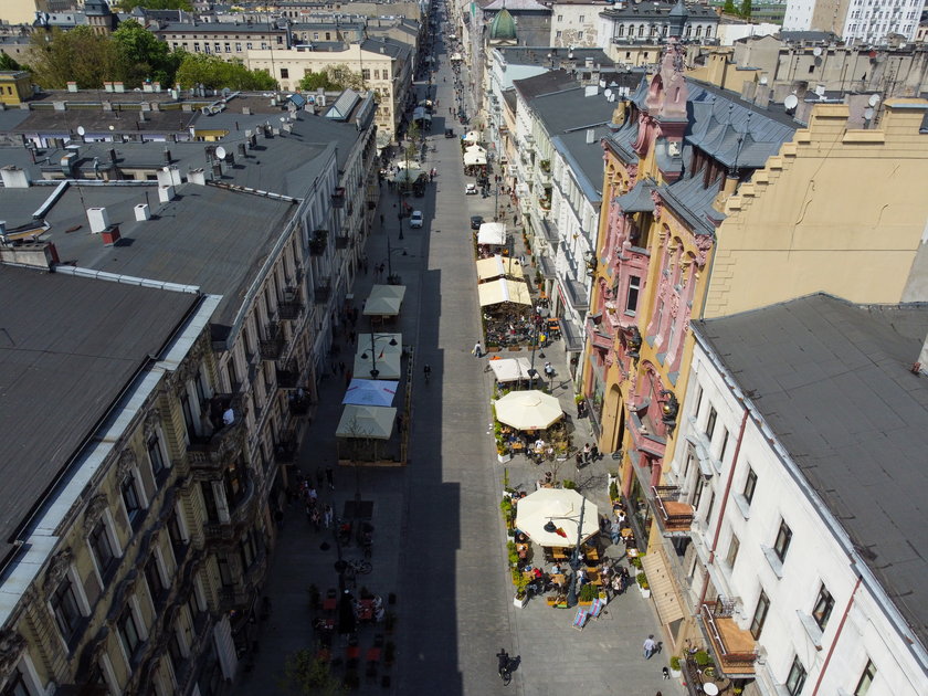 Łódź po lockdownie. Ulica Piotrkowska bez maseczek