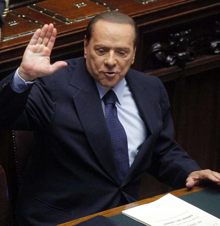 Berlusconi odchodzi