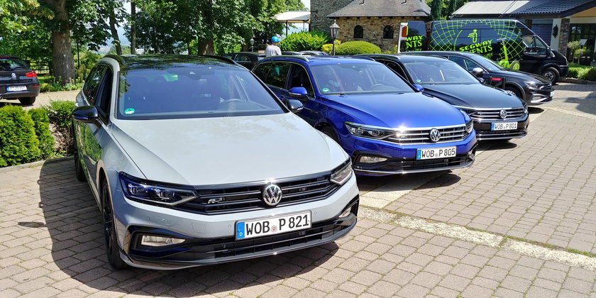 Jak jeździ nowy volkswagen passat? Jeździ... sam!