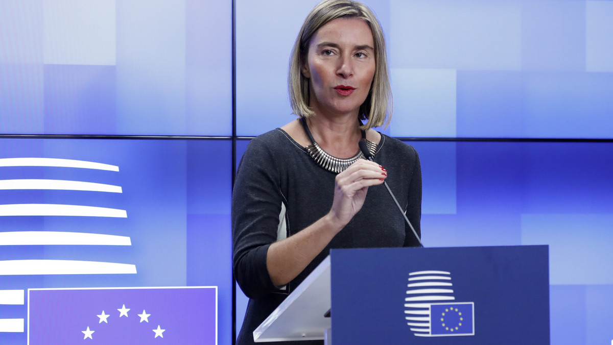 UE wzywa zdecydowanie Rosję do bezwarunkowego i bezzwłocznego oddania Ukrainie okrętów i sprzętu oraz uwolnienia ukraińskich marynarzy - poinformowała Federica Mogherini, wysoki przedstawiciel Unii do spraw zagranicznych i polityki bezpieczeństwa