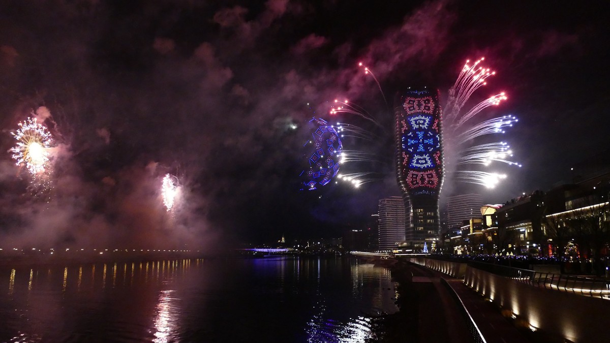 Beograd na vodi, vatromet u ponoć