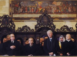 Wałęsa tuż obok Clintona na pogrzebie Havla