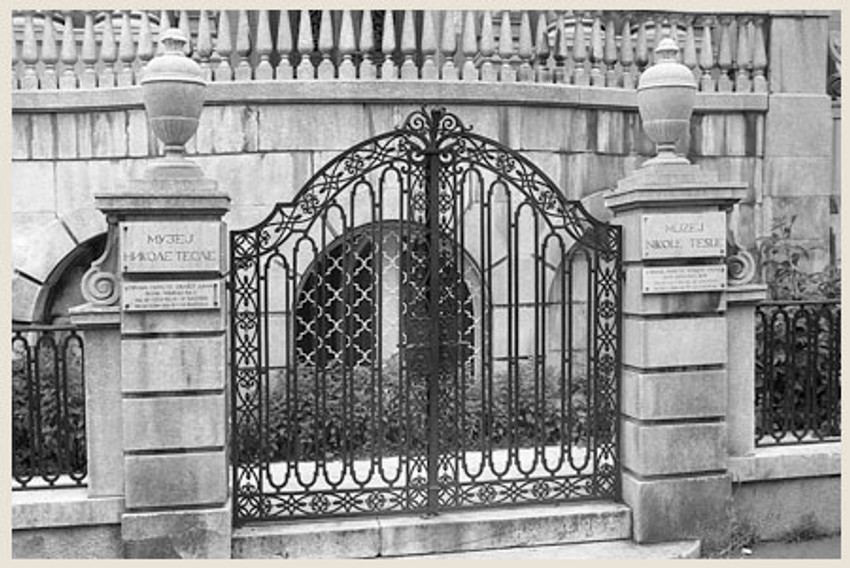 Ograda Genčićeve kuće