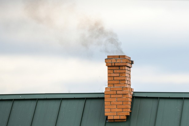 Wznowiono wypłaty dla beneficjentów z programu "Czyste Powietrze", wypłacono też wszystkie zaległe dotacje - poinformowała w środę minister klimatu i środowiska Paulina Hennig-Kloska.