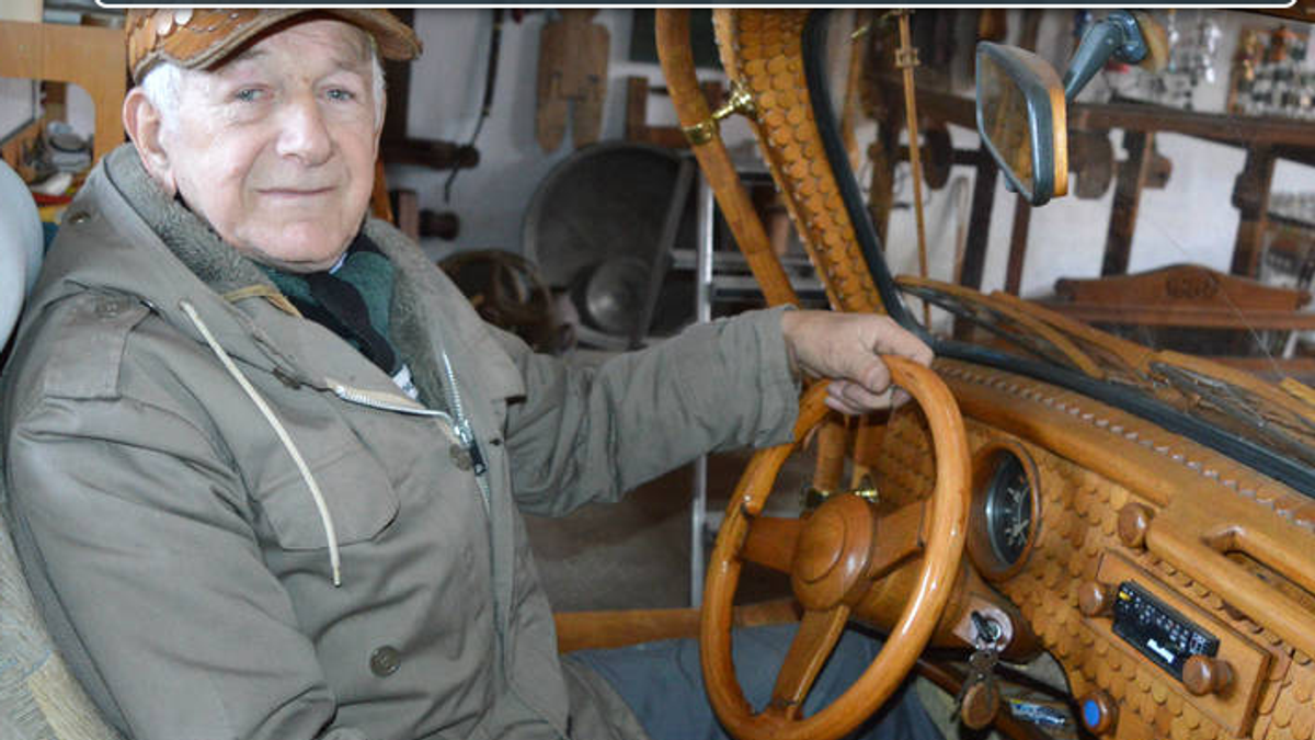 MOMIROVO ŽIVOTNO DELO “Drvena buba” obložena sa 21.000 hrastovih ...