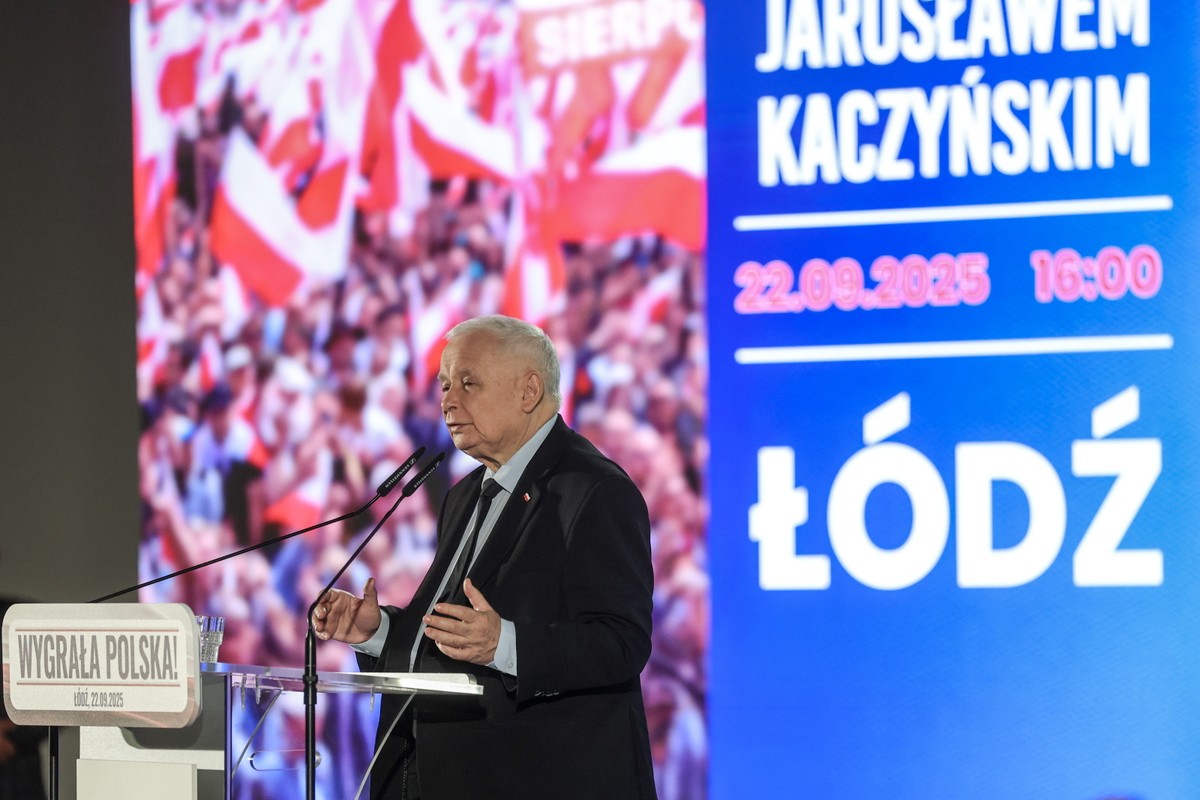 Prezes PiS Jarosław Kaczyński podczas spotkania z mieszkańcami Łodzi.