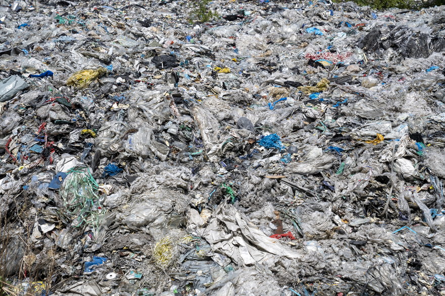 Urząd Marszałkowski bierze odpowiedzialność za śmieci, ale tylko te niespalone