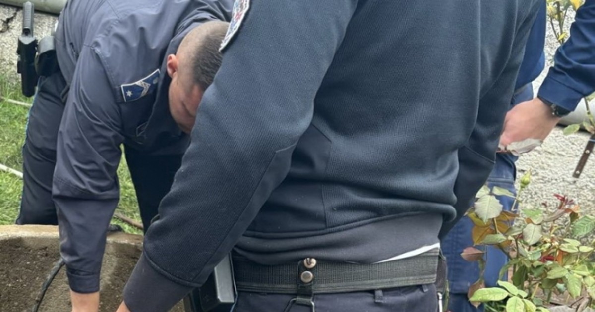 Hatalmas riadó volt Miskolcon, miután kútba esett egy férfi – a rendőrség azonnal cselekedett