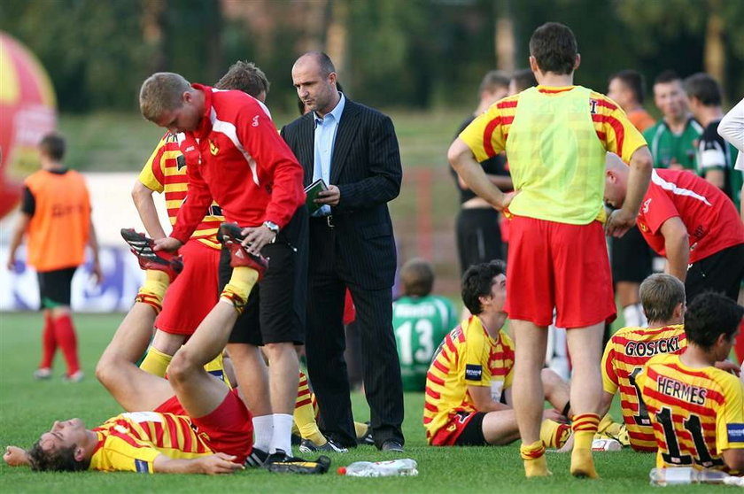 Jagiellonia Białystok zdobywa punkt bo trener Michał Probierz poprzesadzał piłkarzy?