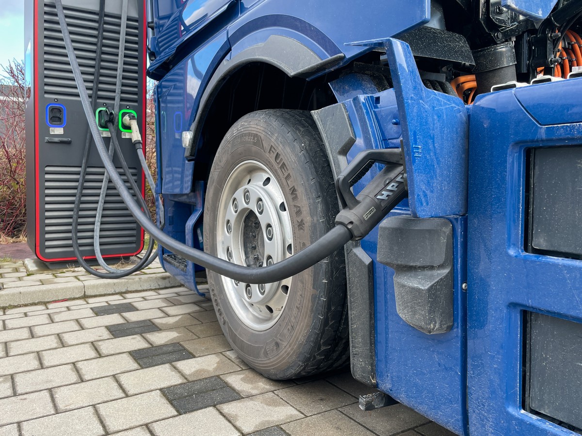 Na polskich drogach zaroi się od elektrycznych ciężarówek? Będą dotacje