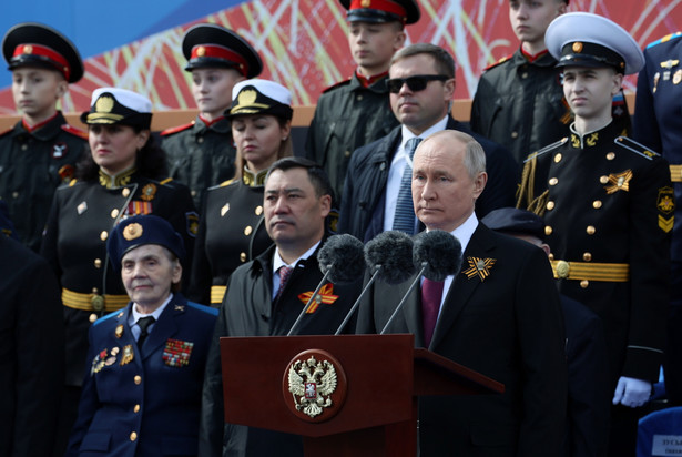 Władimir Putin przemawia na paradzie z okazji Dnia Zwycięstwa