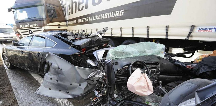Makabryczny wypadek w Niemczech. Zderzyło się 50 aut!
