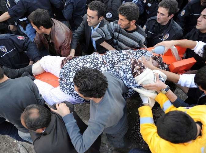 Akcja ratunkowa po trzęsieniu ziemi w Van