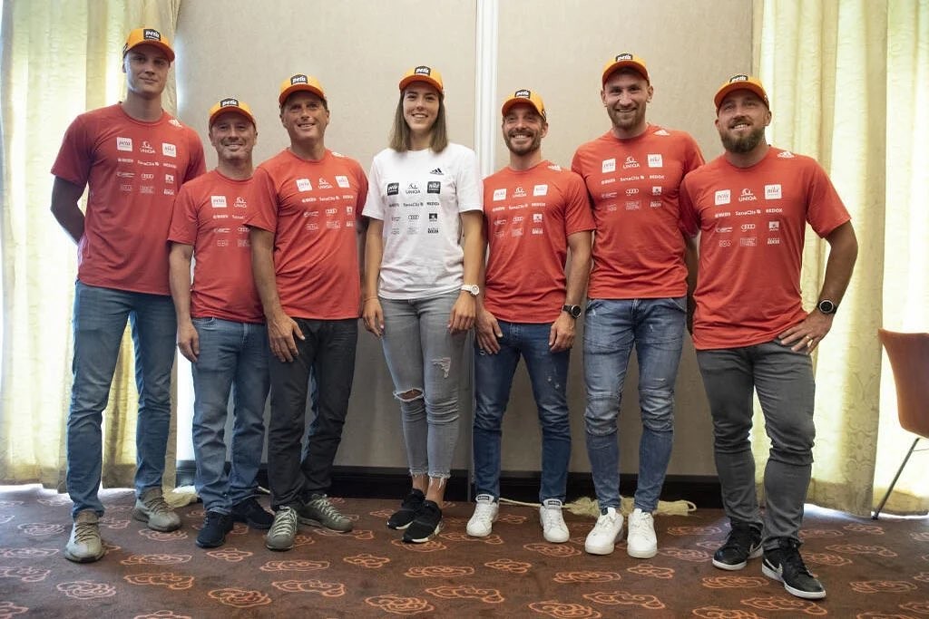 Petra Vlhová a jej tím. 