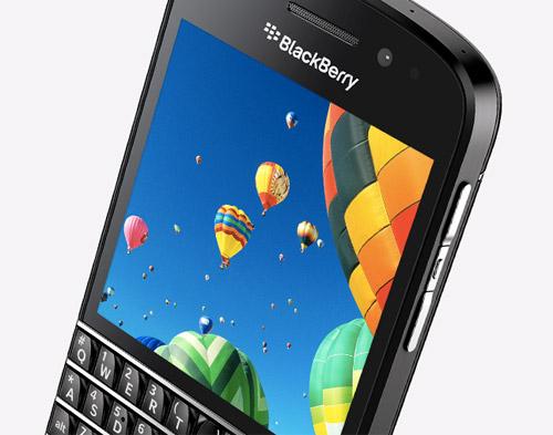 BlackBerry Q20 trzymany jest pod kluczem, więc nie wiemy jak wygląda. Wiadomo jednak, że wrócą trackpad i klawisze funkcyjne pod ekranem nieobecne w modelu Q10 (na zdjęciu)