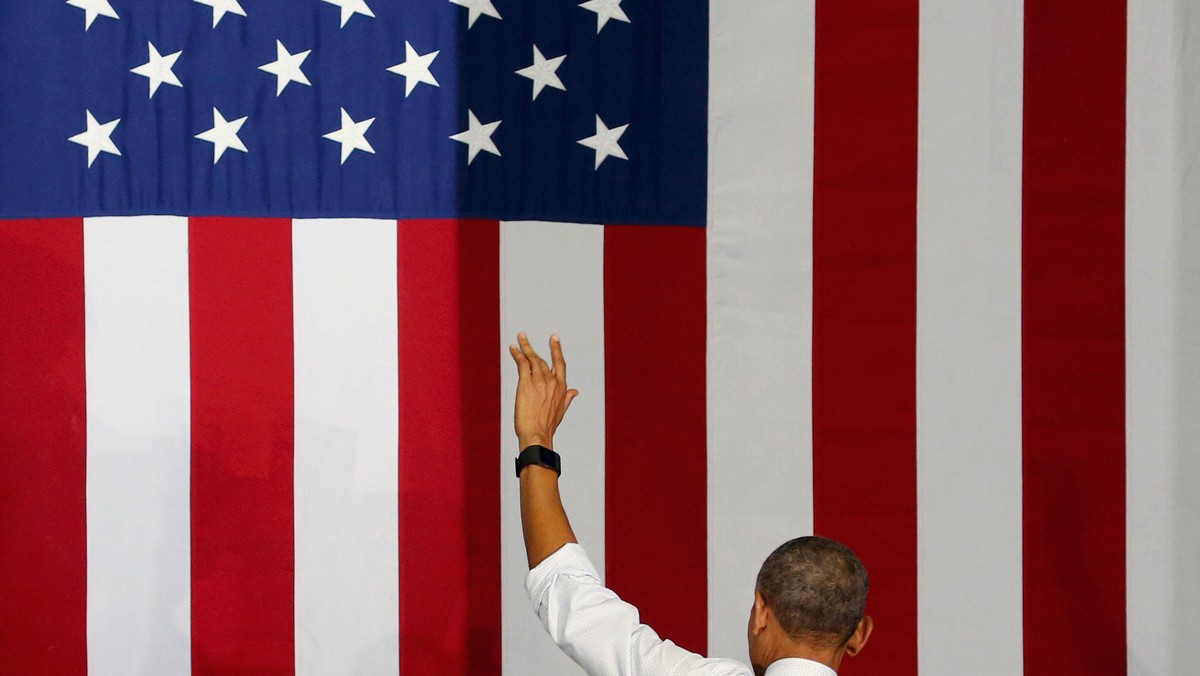 Obama departs after speaking at Hillary for America campaign event at the University of North Florid