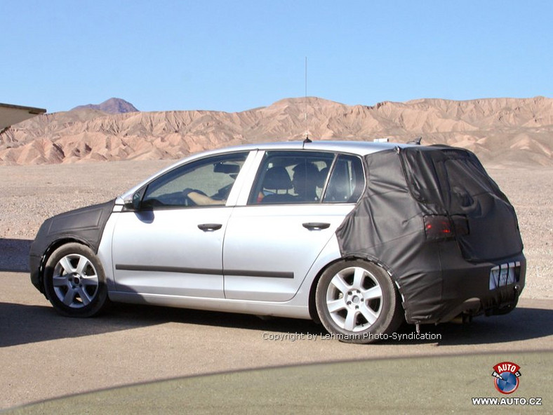 Zdjęcia szpiegowskie: Volkswagen Golf przechodzi intensywne testy