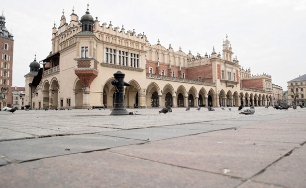 Kraków: Więcej kontroli, pouczeń i mandatów za brak maseczek