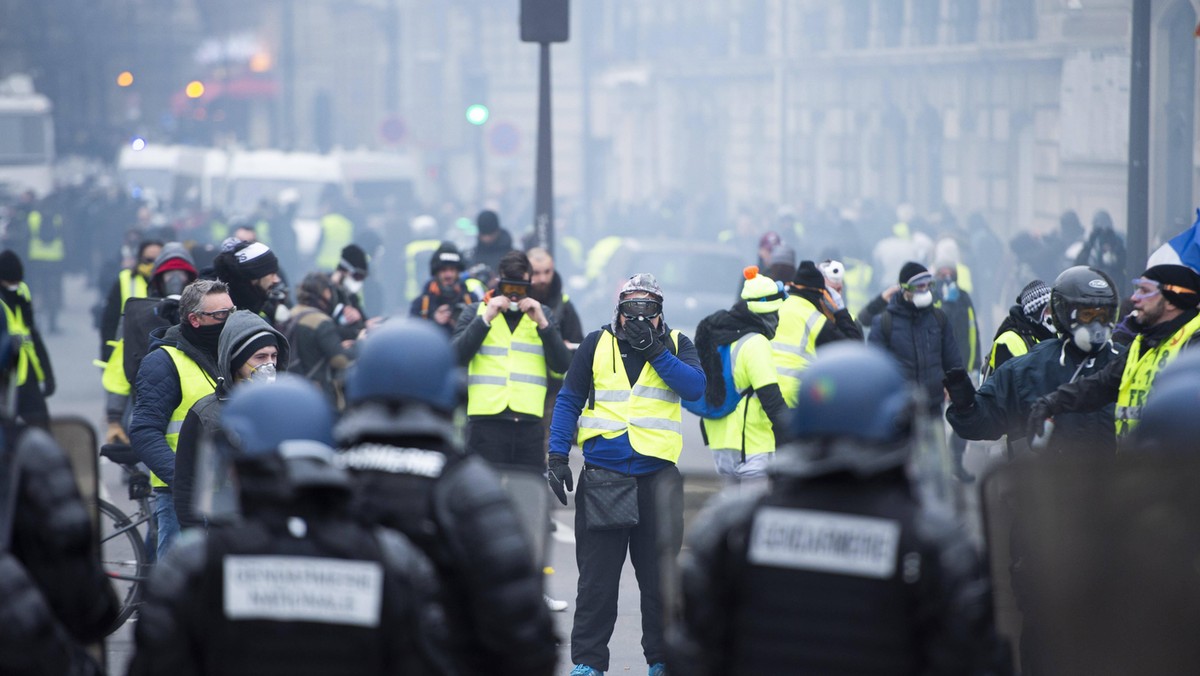 Protest "żółtych kamizelek". Kolejne starcia w Paryżu