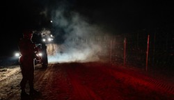 Nocny atak na granicę. Migranci cięli drut kolczasty, białoruskie służby puszczały hymn Polski