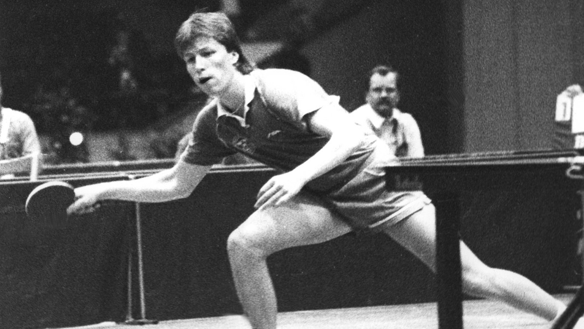 Szwed Jan-Ove Waldner w wieku 50 lat postanowił rozstać się z zawodowym uprawianiem tenisa stołowego. To zawodnik, który jest ikoną tej dyscypliny. W tym sporcie osiągnął wszystko. Był mistrzem olimpijskim – zresztą jedynym spoza Azji –  mistrzem świata i mistrzem Europy. Teraz Mozart – bo tak o nim mówiono –  odchodzi od stołu.