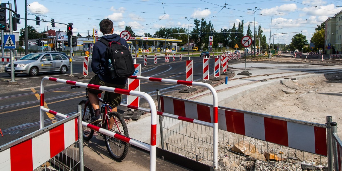 Trwa walka o możliwie najszybsze zakończenie przebudowy ulicy Dąbrowskiego.