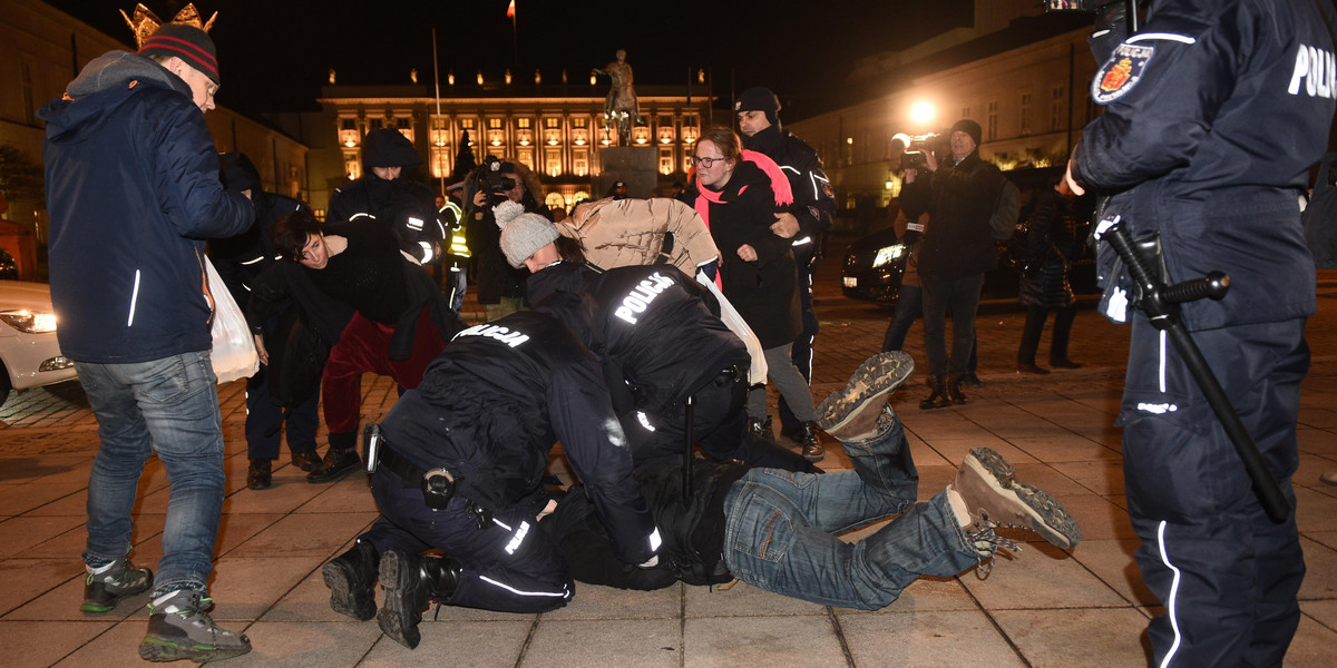 Policja interweniuje podczas manifestacji