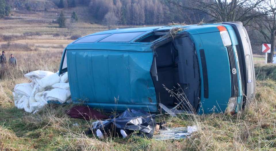 KLUSZKOWCE MIKROBUS WYPADEK OFIARA ŚMIERTELNA