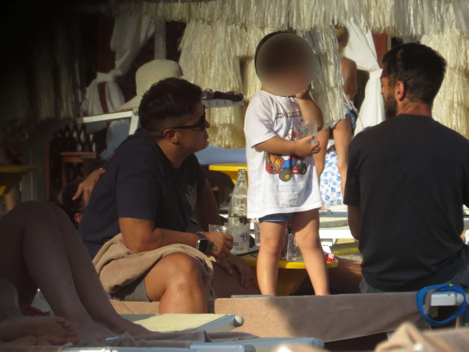 Marija Šerifović sa sinom na plaži