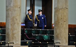 Straż Marszałkowska z bronią palną i dostępem do informacji ABW? "Chcemy zapewnić bezpieczeństwo"