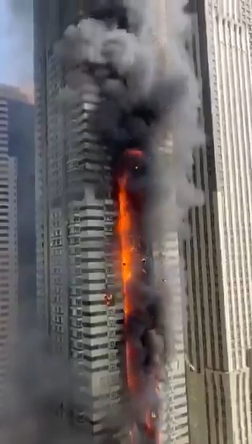 Fire in a skyscraper in Dubai. Almost 4,000 were evacuated people