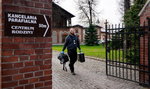 Tajemnicza śmierć młodego mężczyzny w mieszkaniu księdza w Sosnowcu. Kuria zabrała głos
