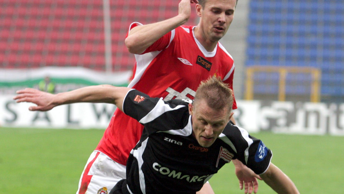 W 179. derbach Krakowa, rozgrywanych w ramach 21. kolejki ekstraklasy, Wisła pokonała Cracovię 4:1 (0:1). Mecz miał dwa oblicza - w pierwszej połowie lepsze były "Pasy", ale w drugiej dominacja "Białej Gwiazdy" nie podlegała już dyskusji. W Krakowie wciąż zatem "Wisła pany".