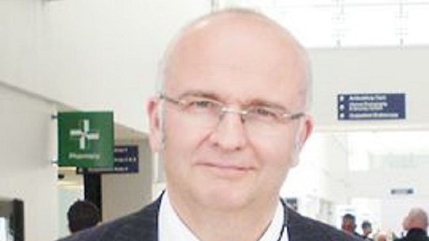 Sajmon Bramhal "žigosao" jetru svog pacijenta