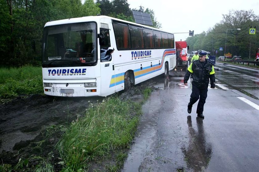 Koszmarny wypadek w Markach. Autobus najechał na rowerzystę na pasach. Zabił go na miejscu