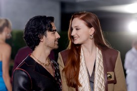 Joe Jonas és Sophie Turner ragyognak a boldogságtól, 2022-ben.