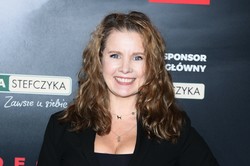 Nowa fryzura Anny Powierzy. Czesia z "Klanu" zaszalała [FOTO]