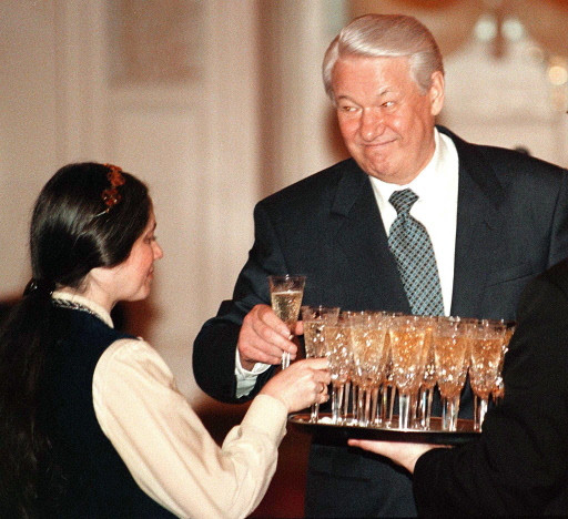 RUSSIA-POLITICS-PEOPLE-CHAMPAGNE