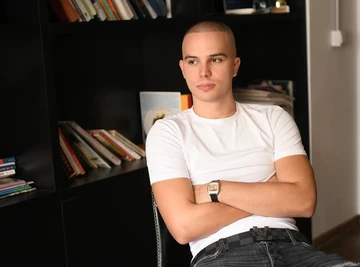 Da li je bolji frajer od Vojaža: Ovo je brat repera, mišići pucaju