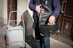 Poczta Polska i drogi Program Dobrowolnych Odejść. "To, co przedstawia prezes Mikosz, nie trzyma się żadnej logiki"