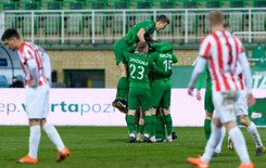 Nieskuteczna Cracovia. Fantastyczny gol dał trzy punkty Warcie [WIDEO]